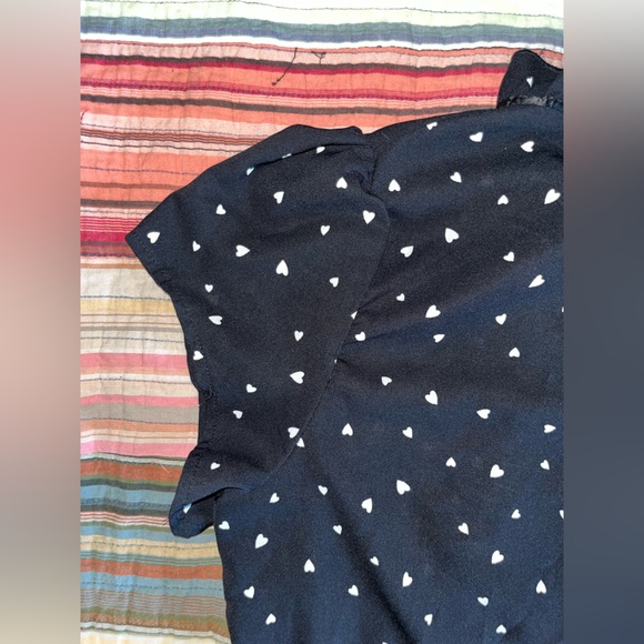 Heart, cap-sleeve blouse - Picture 5 of 5